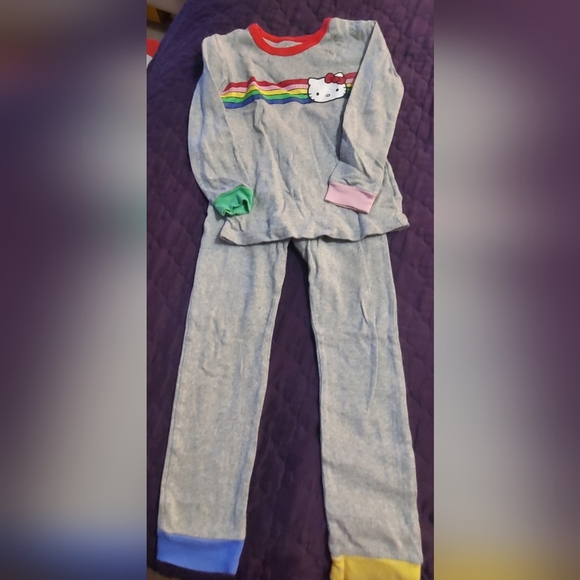 Gap Kids EuC-Hello Kitty Gray Pajama Top with Red Trim - Picture 1 of 4
